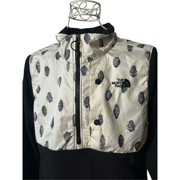 RARE HARD TO FIND The North Face Black 1/2 Zip Pullover Fleece Pinecones WITH Em - Picture 2 of 10